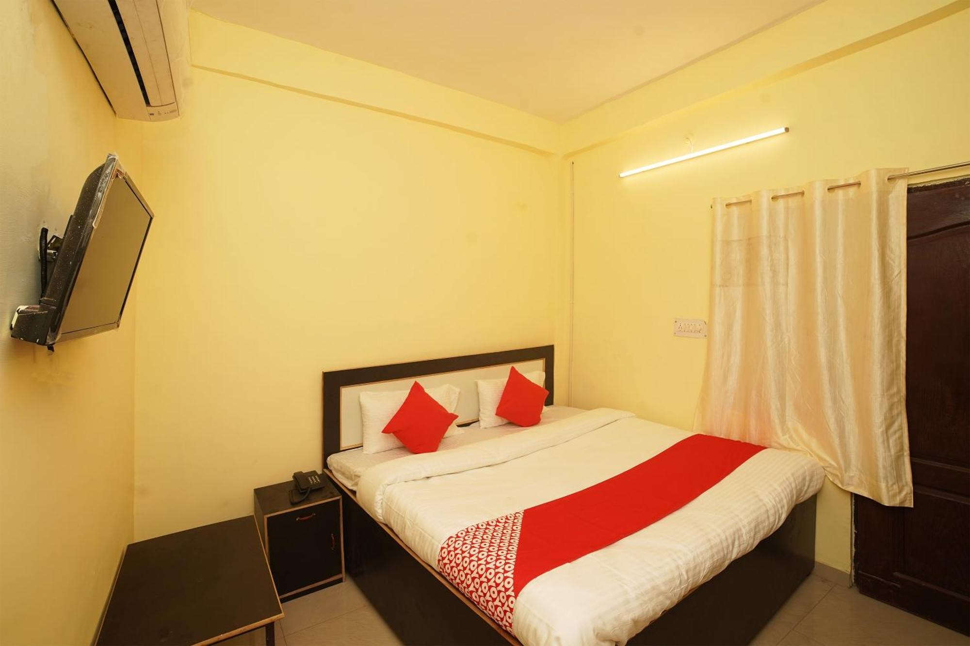 Hotel O Paras Guest House & Restaurant Haldwāni Екстериор снимка