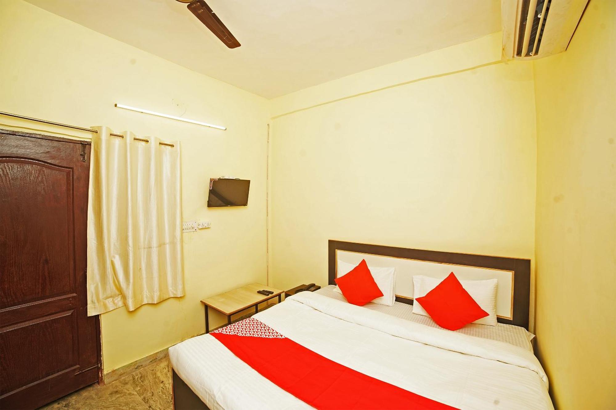 Hotel O Paras Guest House & Restaurant Haldwāni Екстериор снимка